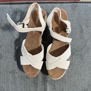 Toms pale pink strappy wedges, sz 7